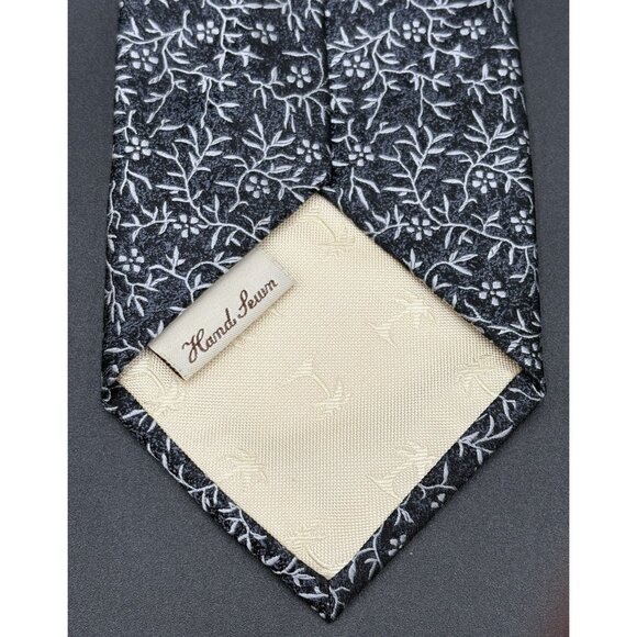 TOMMY BAHAMA Tie Men's 100% Silk 62.5 Black White Hand Sewn Floral Vines GUC - Picture 5 of 10